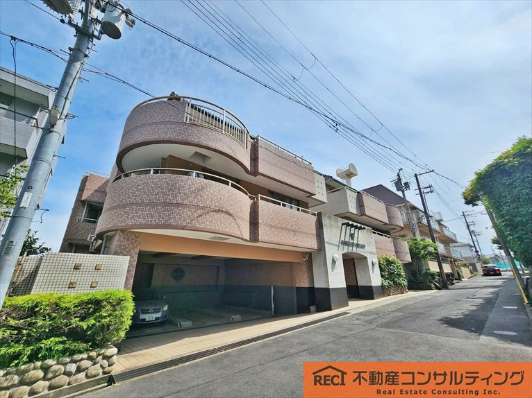 ワコーレアルフェス西岡本の外観