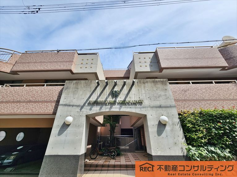 ワコーレアルフェス西岡本の外観