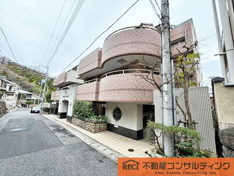 ワコーレアルフェス西岡本の外観