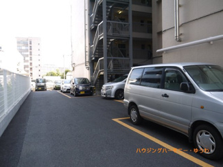【駐車場】