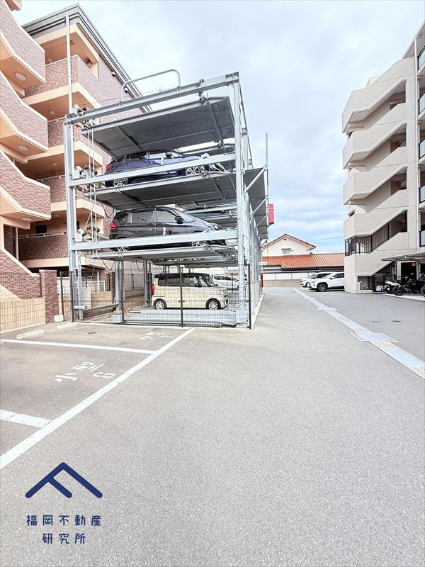 グランフォーレ荒江サウステラスの駐車場