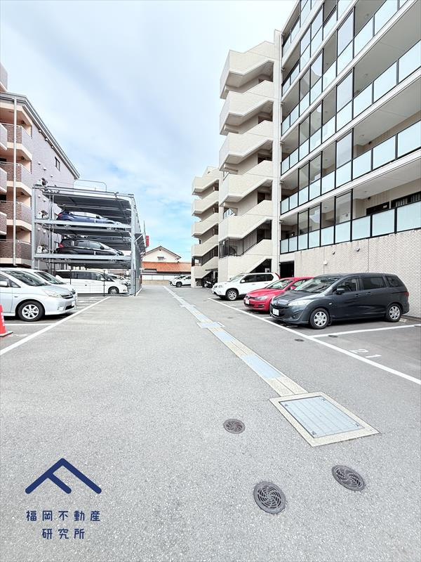 グランフォーレ荒江サウステラスの駐車場