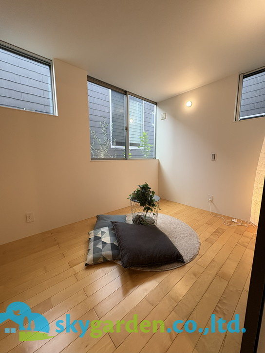 藤沢市鵠沼桜が岡　未入居戸建　全3棟3号棟の寝室