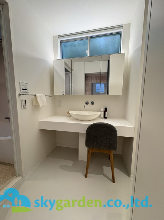 藤沢市鵠沼桜が岡　未入居戸建　全3棟3号棟の独立洗面台