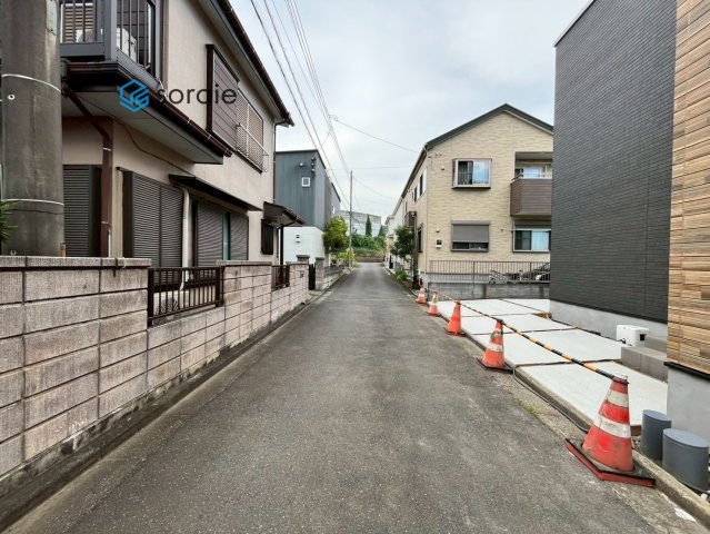 ネリオ川越的場の前面道路含む現地写真
