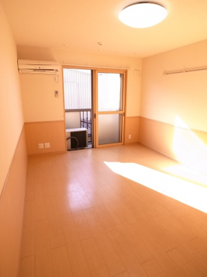 【居間・リビング】 | モナリエ港 | お部屋は日当たり良好♪