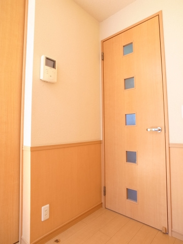 【内装】 | モナリエ港 | 腰壁の内装がナチュラル感ＵＰ