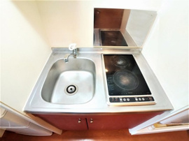 コンパクトなキッチンで掃除もラクラク