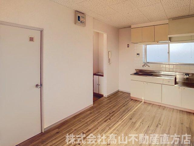 宮若市福丸のアパートの居間・リビング