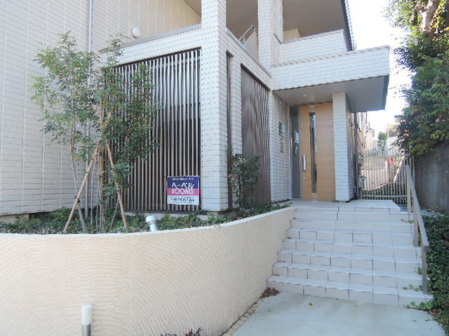 シエルメゾン保土ヶ谷のロビー|オートロック付きエントランス