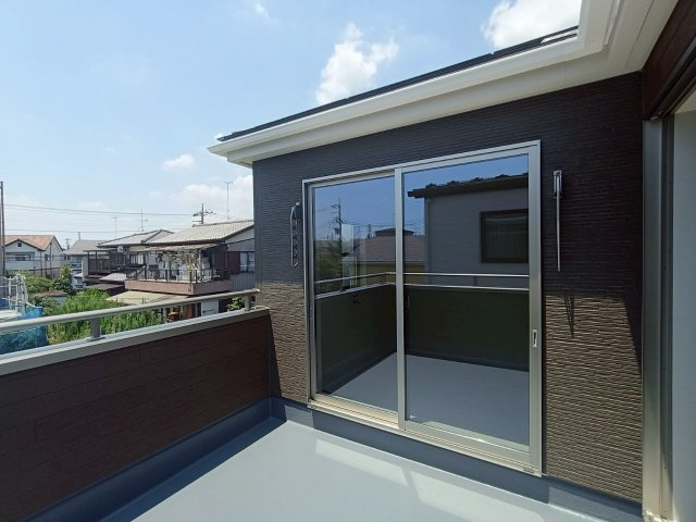 八潮市　古新田　新築戸建　全1棟のバルコニー|お洗濯にも便利なバルコニー