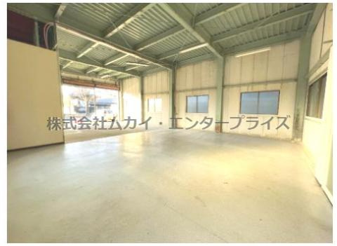 上高野車地町　貸店舗事務所の内装