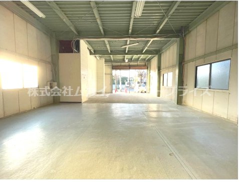 上高野車地町　貸店舗事務所の内装