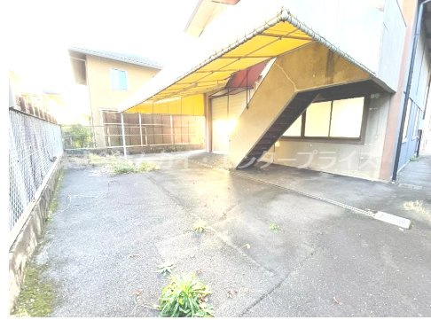 上高野車地町　貸店舗事務所の外観