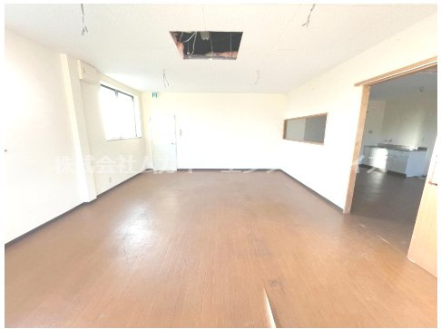 上高野車地町　貸店舗事務所の内装