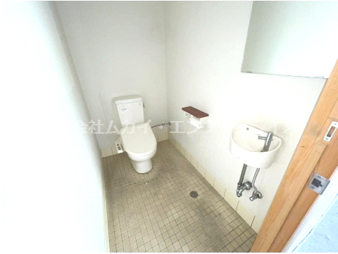 上高野車地町　貸店舗事務所のトイレ