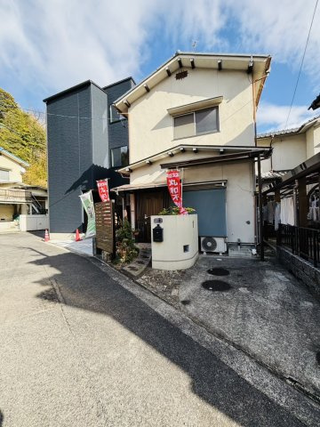 廿日市市宮内4丁目　一戸建ての前面道路含む現地写真