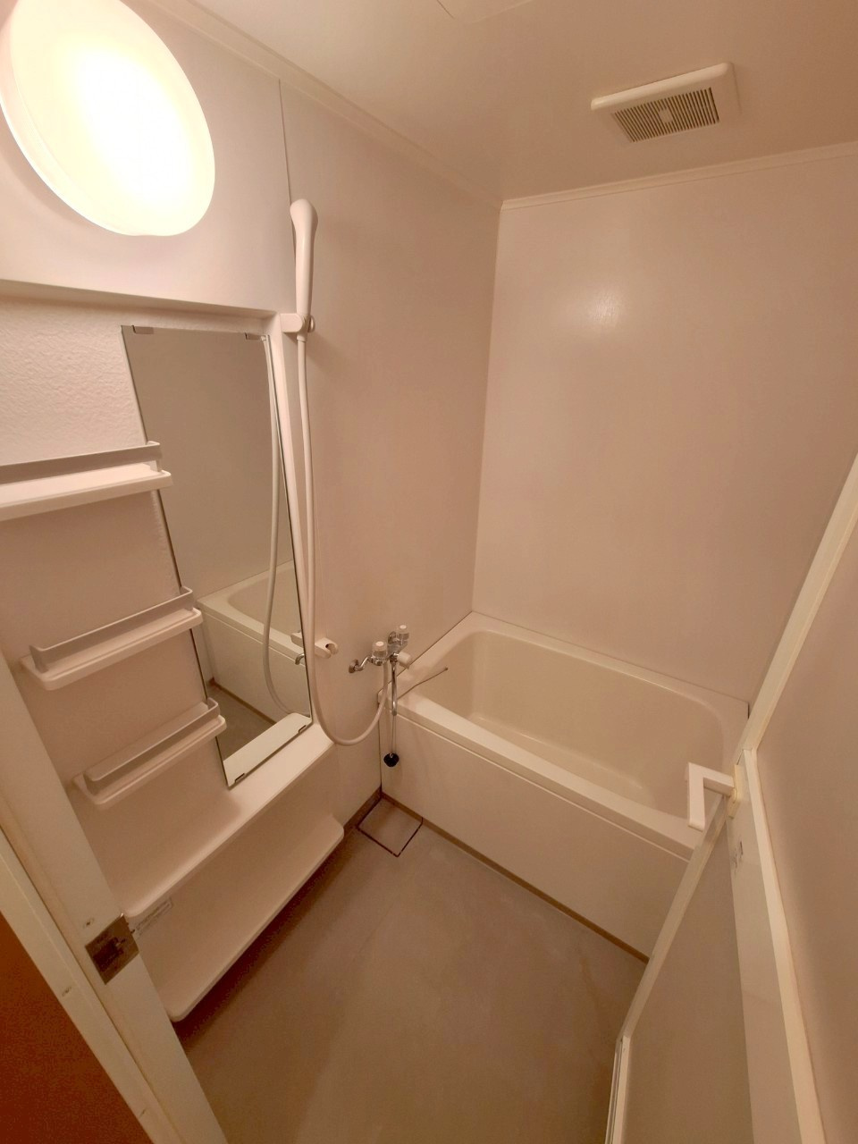 ミ・アビタシオン明津の浴室