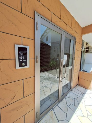 ミ・アビタシオン明津のエントランス