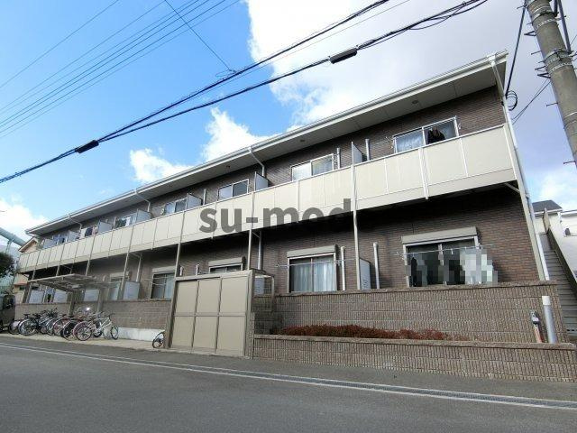 アンプルールクラージュウエストヒルズの外観