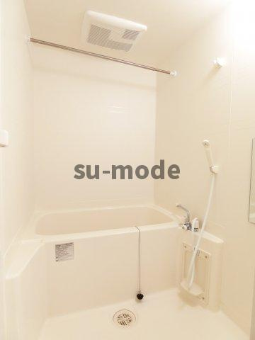 アンプルールクラージュウエストヒルズの浴室