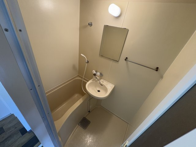 メゾンモンテの浴室