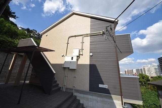 横浜市磯子区森２丁目の一棟アパートの外観