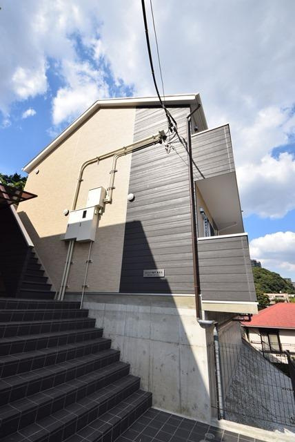 横浜市磯子区森２丁目の一棟アパートの外観