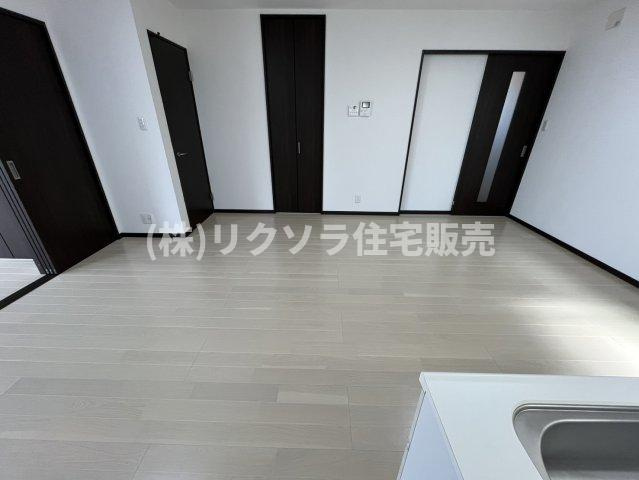 末広町　一戸建てのキッチン|LDK9.5帖
■物件内覧・資金計画相談・住宅ローン相談、リフォーム相談、お問合せ受付中■
※当日・翌日のご内覧、ご相談はお電話でのお問合せがスムーズです！