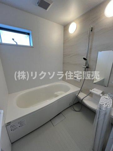 末広町　一戸建ての浴室|浴室乾燥機付き
■物件内覧・資金計画相談・住宅ローン相談、リフォーム相談、お問合せ受付中■
※当日・翌日のご内覧、ご相談はお電話でのお問合せがスムーズです！