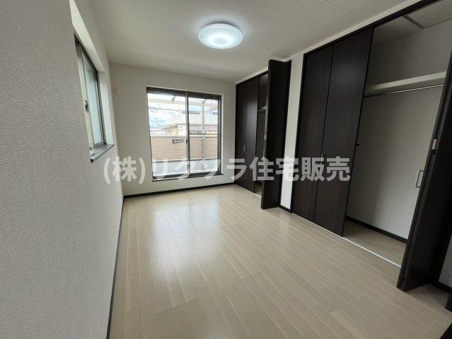 末広町　一戸建ての洋室|洋室4.7帖
■物件内覧・資金計画相談・住宅ローン相談、リフォーム相談、お問合せ受付中■
※当日・翌日のご内覧、ご相談はお電話でのお問合せがスムーズです！