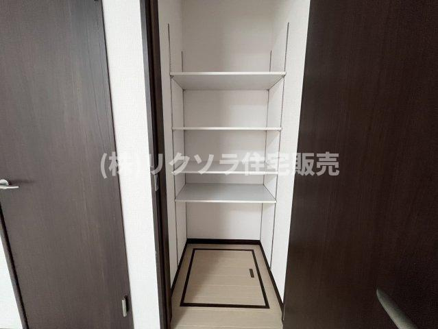 末広町　中古一戸建ての収納|床下収納付き
■物件内覧・資金計画相談・住宅ローン相談、リフォーム相談、お問合せ受付中■
※当日・翌日のご内覧、ご相談はお電話でのお問合せがスムーズです！