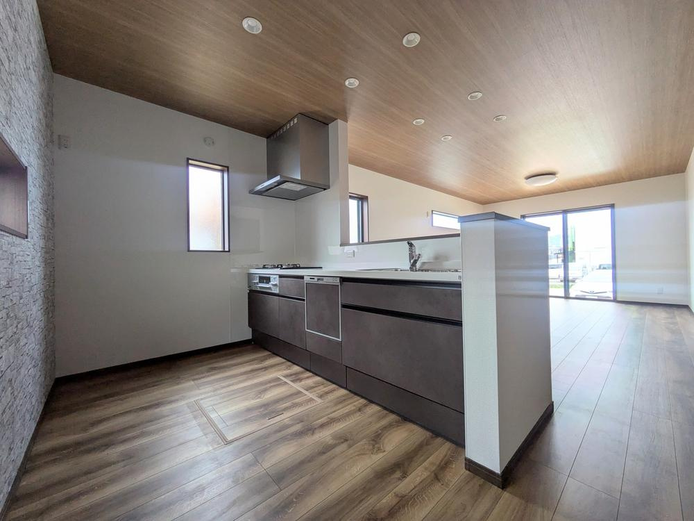 足利市小俣南　新築戸建1-1のキッチン