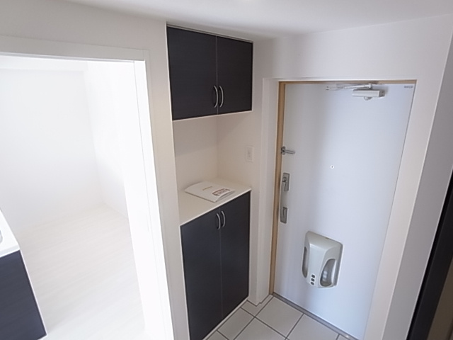 神戸市長田区神楽町５丁目の賃貸マンションの玄関