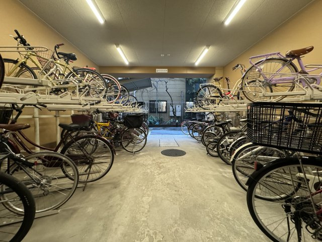 ウィルレーナ東京入谷の駐車場