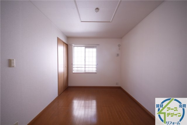 ガーデンヒルズ神戸西の洋室