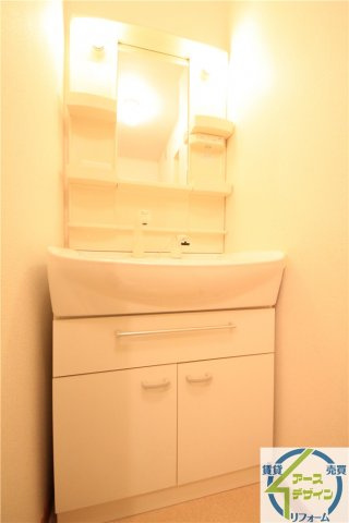 ガーデンヒルズ神戸西の独立洗面台