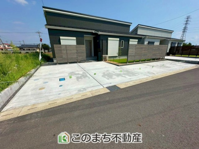 【駐車場】 | リナージュ那須塩原市下永田5丁目24-1期　5号棟 | お車駐車スペース３台分ご用意しております♪
