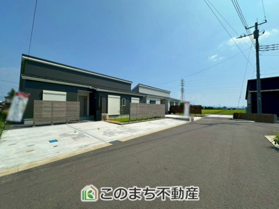 【前面道路含む現地写真】 | リナージュ那須塩原市下永田5丁目24-1期　5号棟 | 前面道路は広々としてます！運転が苦手な方でもお車の出し入れ簡単で安心です☆
