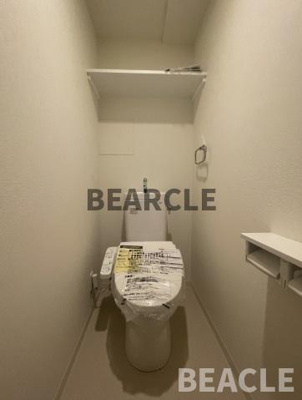 【トイレ】 | Raffine京都上鳥羽 | 清潔感のあるトイレです