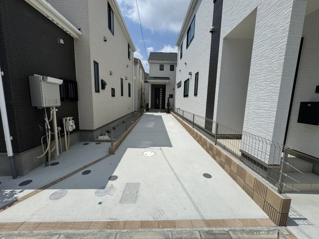 葛飾区西水元３丁目新築戸建【幸田小学校：5分】の駐車場|H号棟駐車スペース・縦列２台駐車可