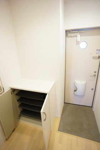 ミリアビタ翼の玄関|玄関前の空間もすっきりしてますね