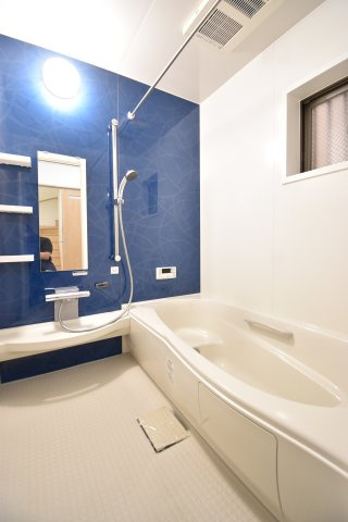 安立１丁目貸家の浴室