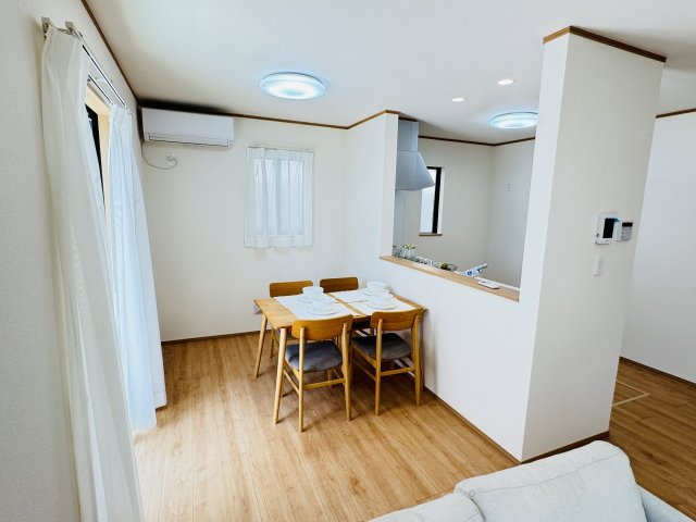 【居間・リビング】 | 葛飾区西水元３丁目新築戸建【幸田小学校：5分】 | 17.21帖リビングダイニングキッチン・リビングガス栓付き