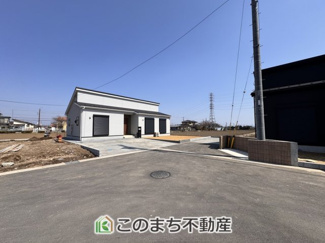 【前面道路含む現地写真】 | 前面道路含む現地写真