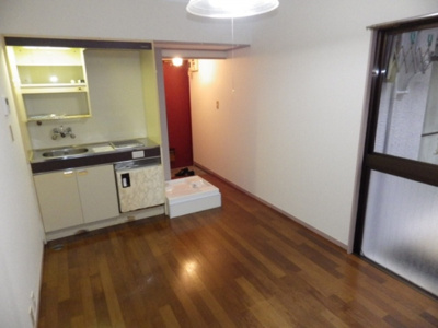 【居間・リビング】 | FLAT9 | ※現状を優先とします（内装設備が異なる場合がございます）