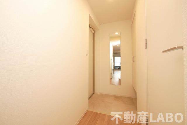 セレニテ難波ミラク参番館の玄関