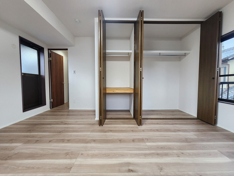 小牧市古雅４丁目　中古戸建　の洋室|広々とした洋室です