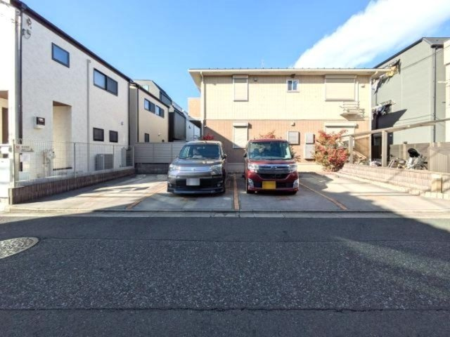 エスペーロの駐車場