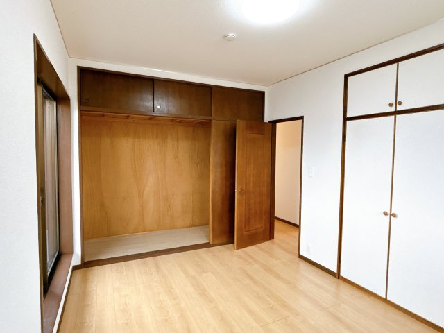 都城市上長飯町の中古一戸建の洋室